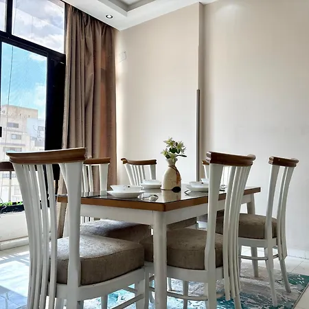 Elite Apartments In Mohandseen - Families Only Cairo Exterior photo