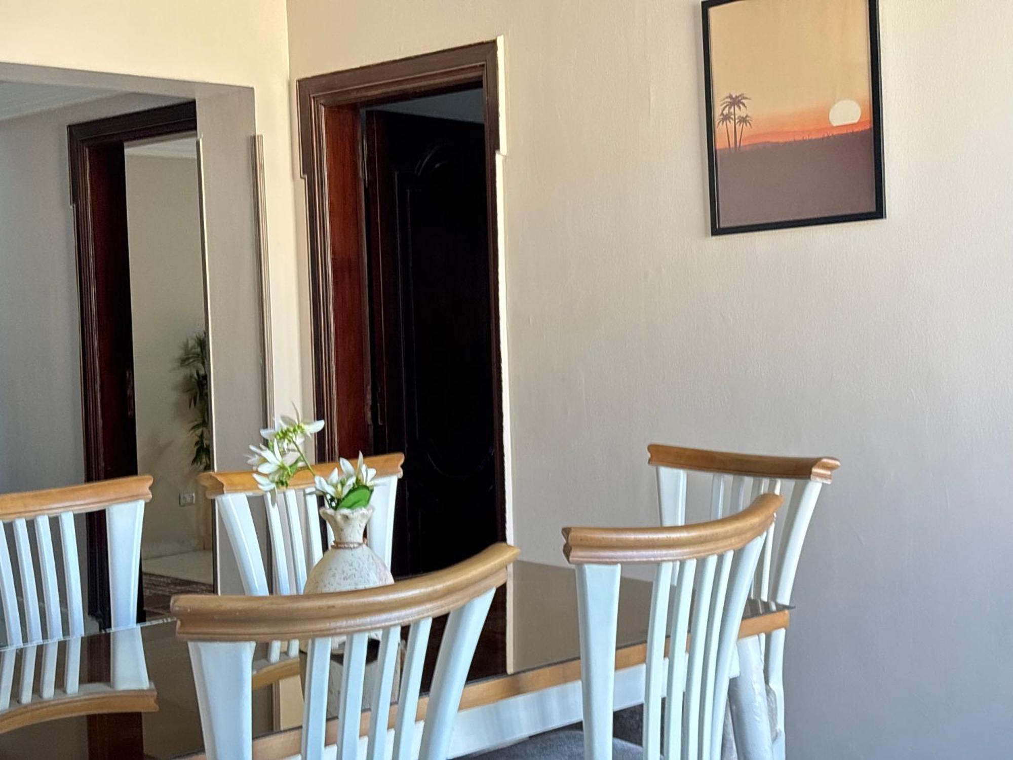 Elite In Mohandseen - Families Only * Il Cairo